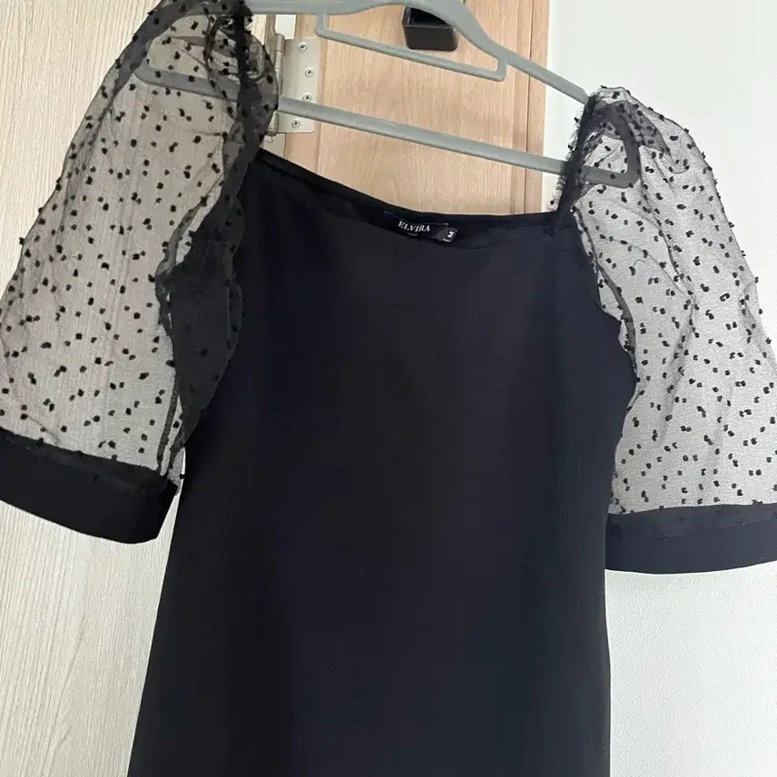 [BUNJANG] Black Polka Dot See-Through Sleeve Long Sleeve T-Shirt / 블랙 도트 시스루 소매 티셔츠