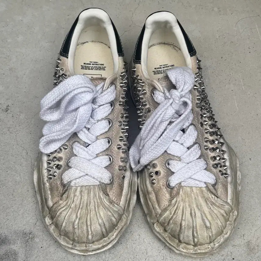 [BUNJANG] Mihara Yasuhiro Studded Blakey Dirty Sneakers / 미하라야스히로 스터드 징 블레이키 더티 스니커즈