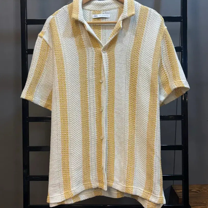 [BUNJANG] Zara Yellow Stripe Knit Open Collar Shirt XL / [XL] 자라 (ZARA) 옐로우 스트라이프 니트 오픈카라 셔츠 2.9