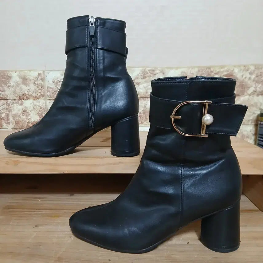 [BUNJANG] Sobde Black Buckle Ankle Boots (230mm) / (196) 블랙 버클 앵클 부츠 230