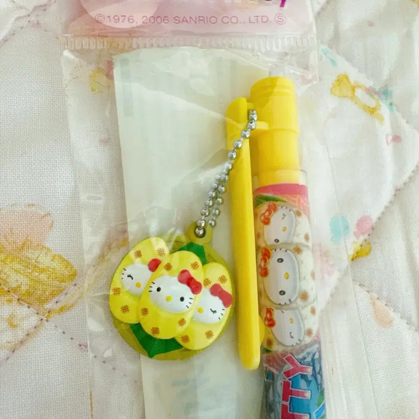 [BUNJANG] Sanrio Miyagi Limited Edition Fish Cake Kitty Strap Ballpoint Pen / 미야기 한정 어묵 키티스트랩 볼펜 / 고전키티 당지키티 킽스