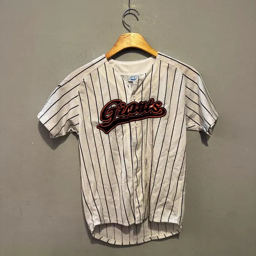 [BUNJANG] Lotte Giants Noma-King Stripe Jersey Junior / 롯데 자이언츠 노마킹 스트라이프 유니폼 주니어