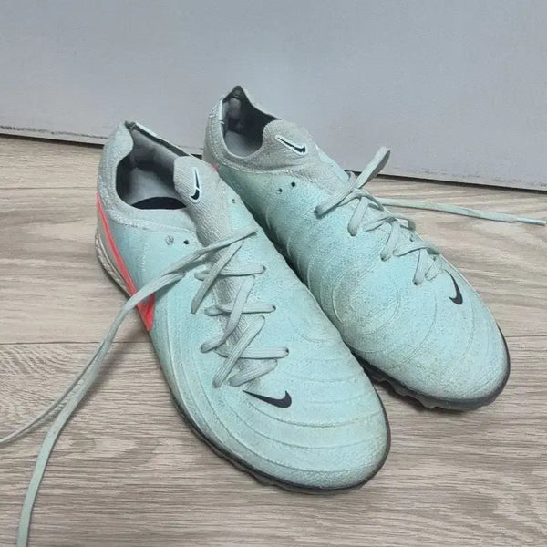 [BUNJANG] Nike Phantom GX2 TF Futsal Shoes / 나이키 팬텀 GX2 tf 풋살화