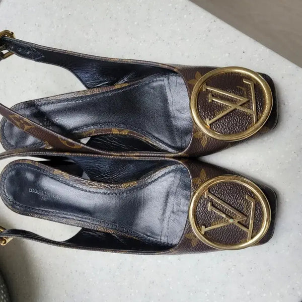 [BUNJANG] Louis Vuitton Madeleine Slingback Pumps Monogram / 루이비통의마들렌 슬링백 펌프스모노그램 모델입니다.