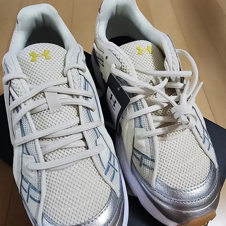 [BUNJANG] Under Armour UA Flow Velociti Wind 2 Running Shoes / 언더아머 운동화  UA sola 새상품