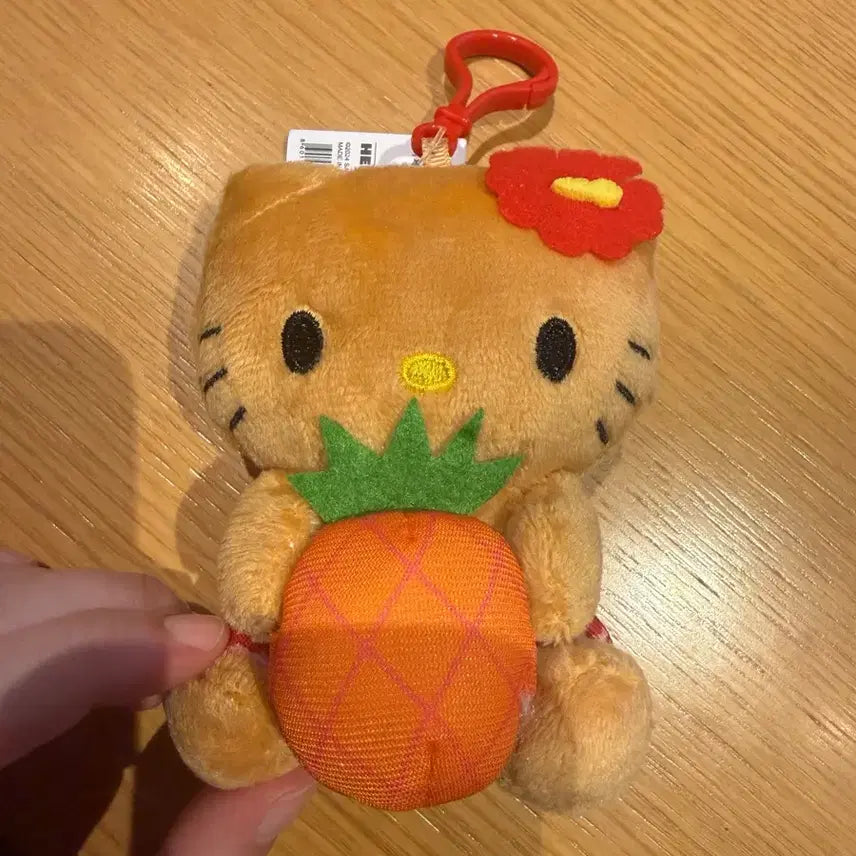 [BUNJANG] Sanrio Hello Kitty Hawaii Tanning Pineapple Keyring Plush / 새상품) 하와이키티 태닝키티 파인애플키티 키링인형