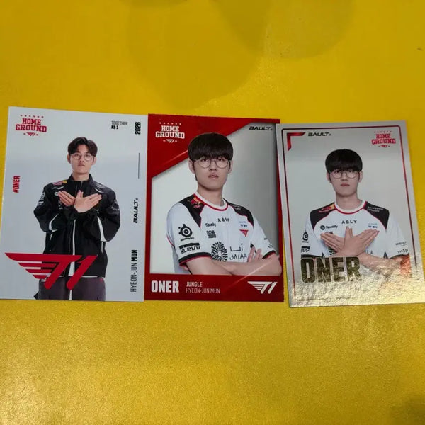 [BUNJANG] T1 Faker Autographed Photocard Bundle Set / 티원 오너 볼트 포카