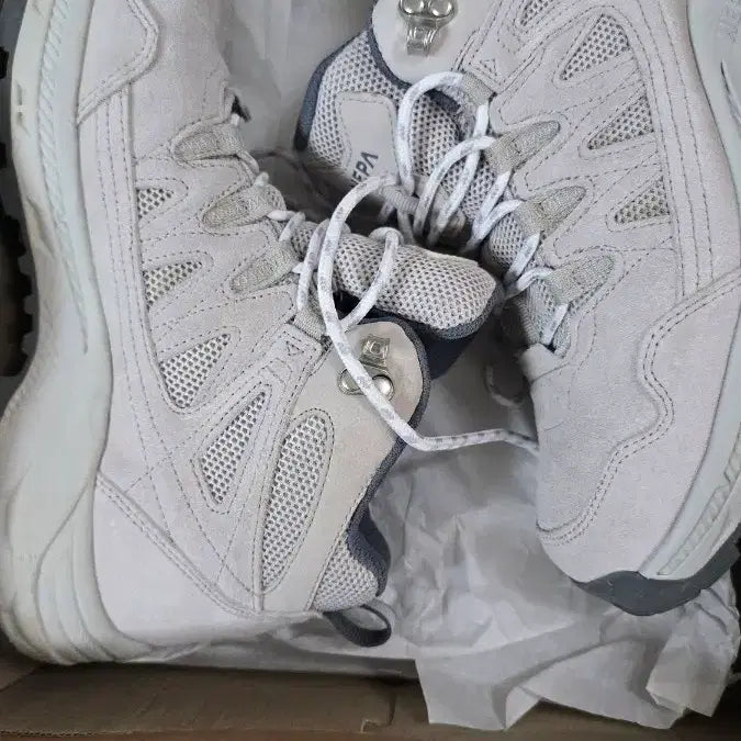 [BUNJANG] NEPA Canneto Gore-Tex Hiking Boots (Size 250) / 네파 등산화250