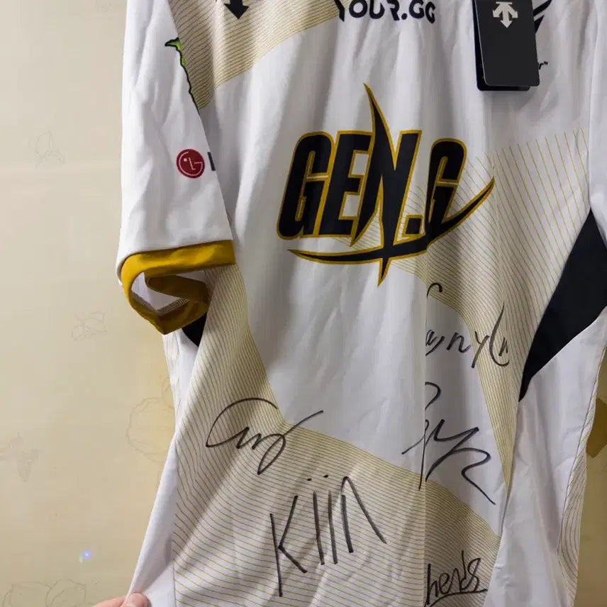 [BUNJANG] Gen.G 2024 Worlds Signed Jersey Edition L / 2024 젠지 월즈 유니폼 친필사인 에디션 판매합니다