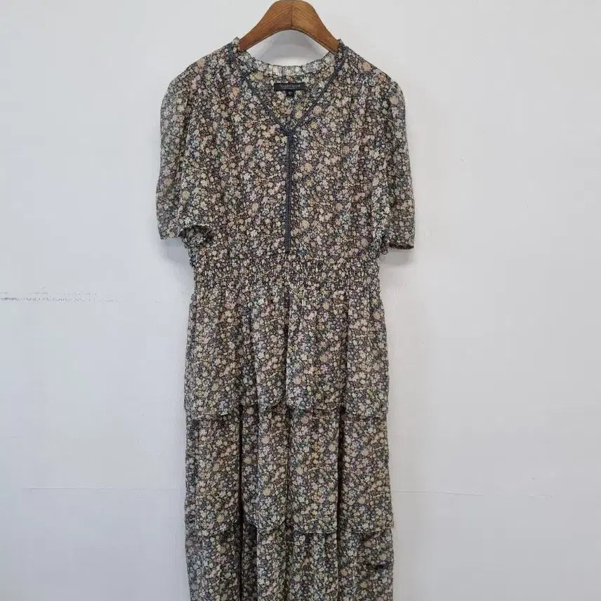 [BUNJANG] Thursday Island Floral Tiered Midi Dress / 써스데이아일랜드 잔꽃 캉캉 원피스