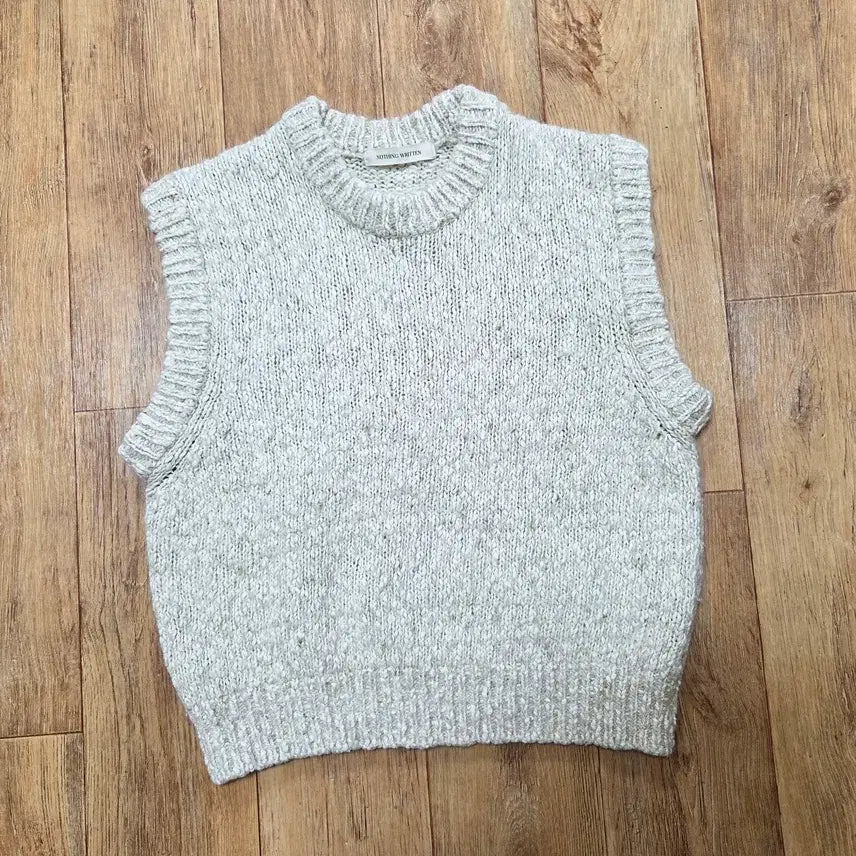 [BUNJANG] Nothing Written Bouclé Yarn Vest Knit / 낫띵리튼(NOTHING WRITTEN) 부클 얀 베스트니트 프리사이즈