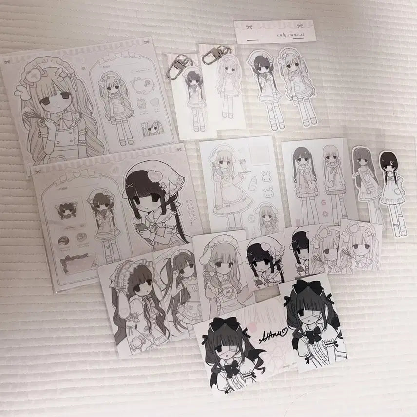 [BUNJANG] Nana's Diary Sticker Keychain Signed Postcard Set / 나나의 일기장 스티커 키링 싸인 엽서 세트