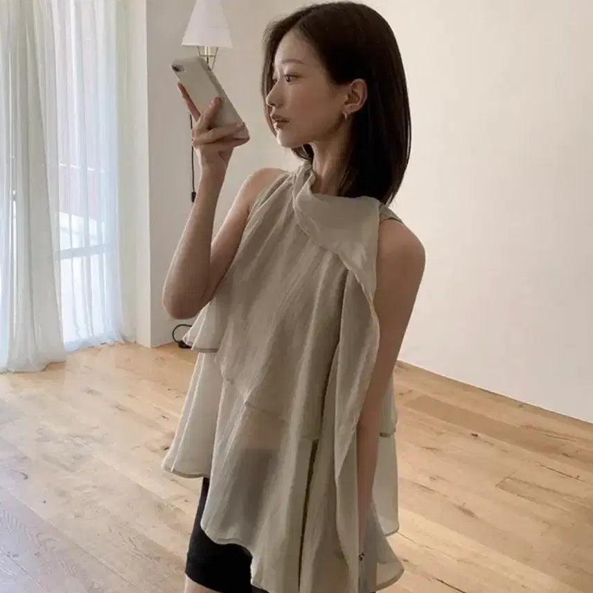[BUNJANG] Rene Halter Tie Blouse (Beige) / 렌느 홀터 타이 블라우스 (베이지)