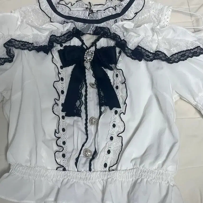 [BUNJANG] Lizlisa Short Sleeve Blouse / 리즈리사 반팔 블라우스 판매