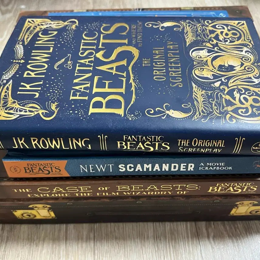 [BUNJANG] Fantastic Beasts Original Screenplay Newt Scamander Movie Scrapbook Set / 신비한 동물사전 오리지널 각본집 뉴트 스캐맨더 무비 스크랩북 세트
