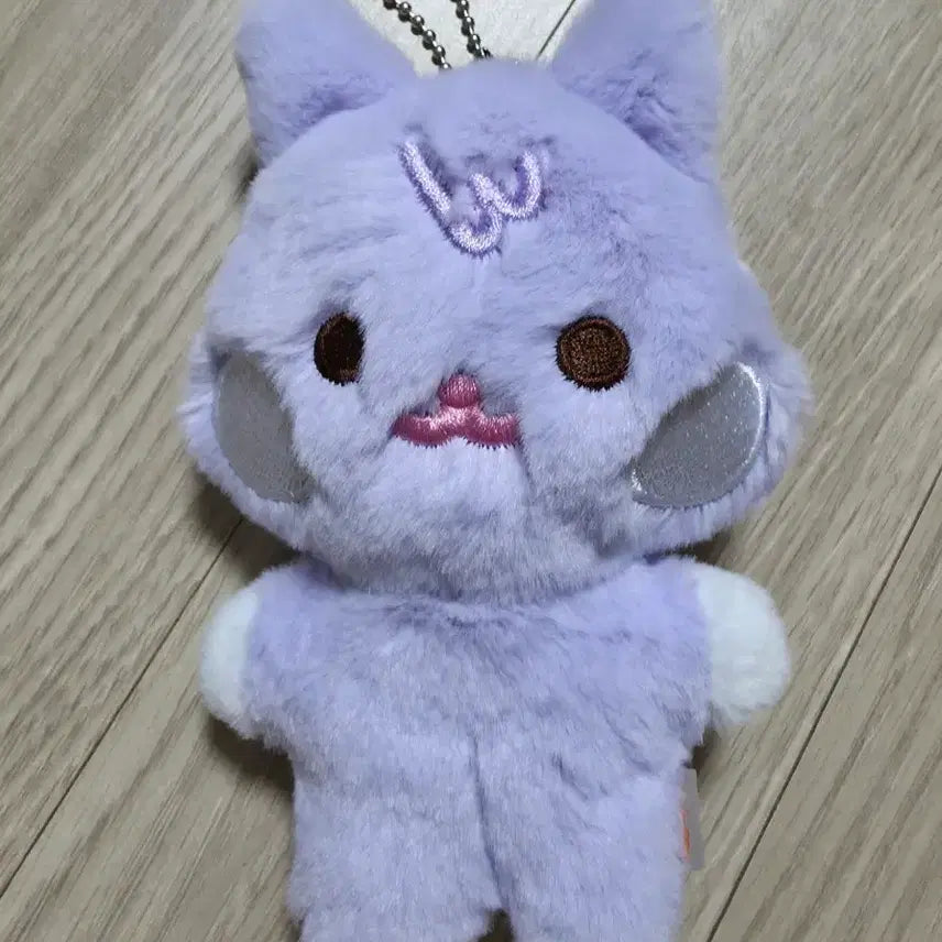 [BUNJANG] ATEEZ San "Aniteez" Flat Fur Doll Keychain / ATEEZ 에이티즈 애니티즈 산덕이 플랫 퍼 인형 키링 산