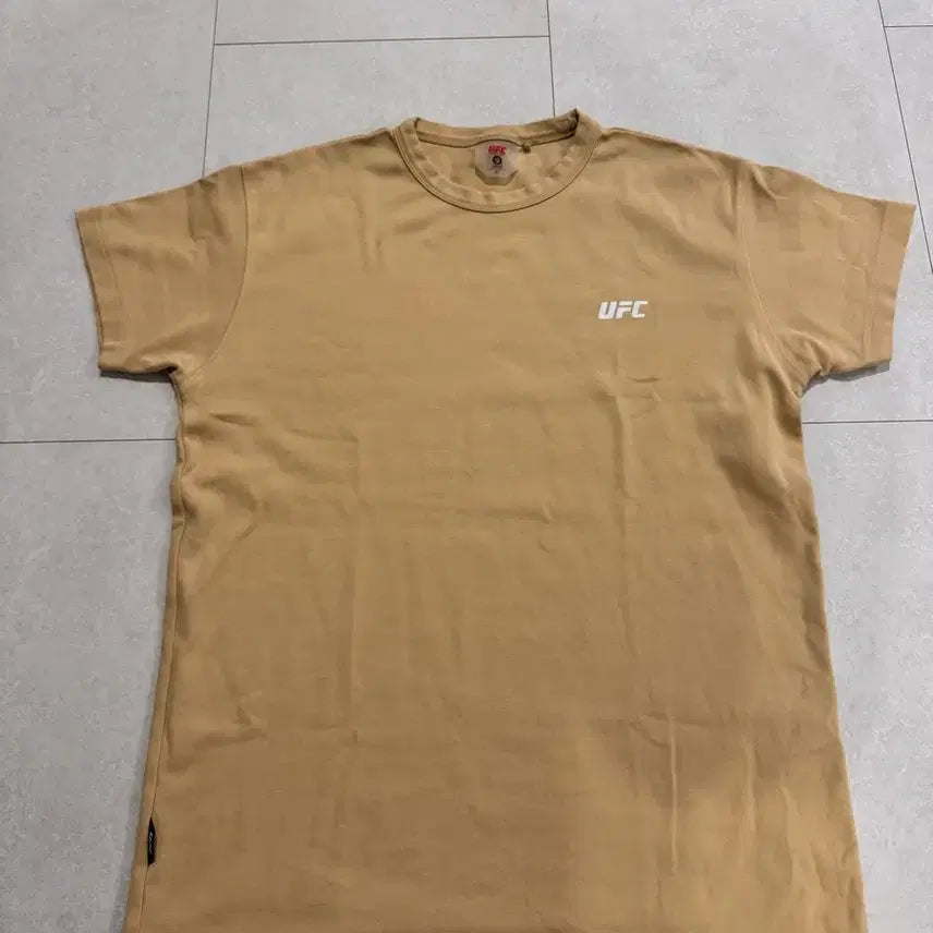 [BUNJANG] UFC Logo Short Sleeve T-Shirt Beige / UFC 반팔 티셔츠 베이지