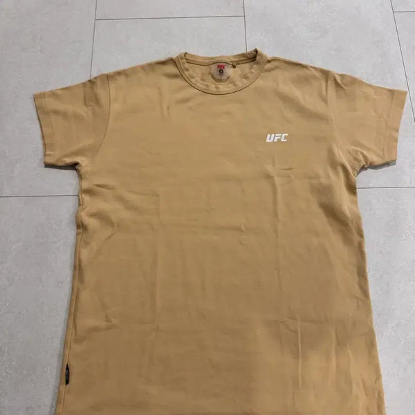 [BUNJANG] UFC Logo Short Sleeve T-Shirt Beige / UFC 반팔 티셔츠 베이지