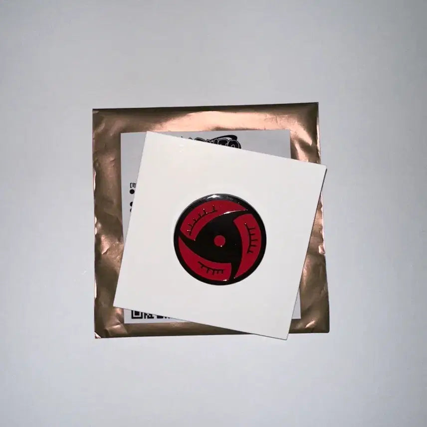 [BUNJANG] Naruto Itachi Mangekyo Sharingan Enamel Pin / 나루토 사륜안 뱃지 이타치 만화경 사륜안
