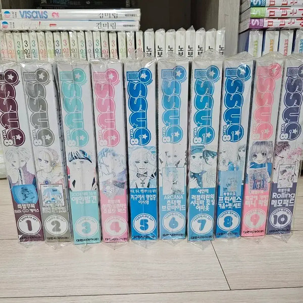 [BUNJANG] Ishow Magazine Collection 2003-2004 (10 Volumes) / 이슈 만화잡지 2003년~2004년 10권