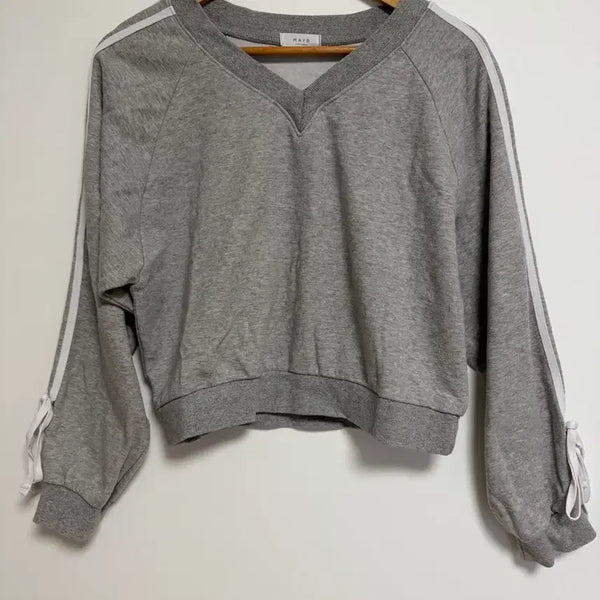 [BUNJANG] V-Neck Gray Ribbon Sweatshirt / 브이넥 그레이 리본 맨투맨