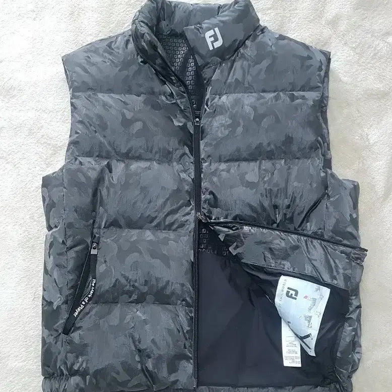 [BUNJANG] FJ Footjoy Nylon Camo Goose Down Vest L (100) / FJ 풋조이 국내매장 정품 나일론 구스다운 카모 스윙 베스트 판매해요