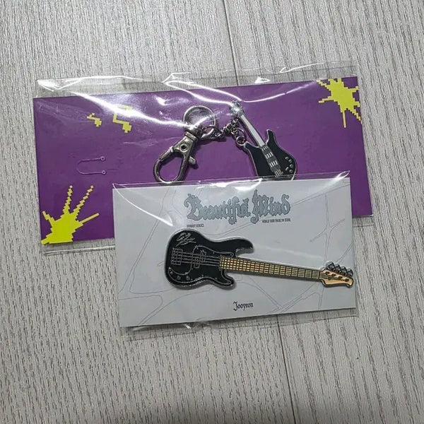 [BUNJANG] Xdinary Heroes Juyeon Base Charm & Badge Bundle Set / 엑디즈 주연 베이스참, 뱃지 일괄판매
