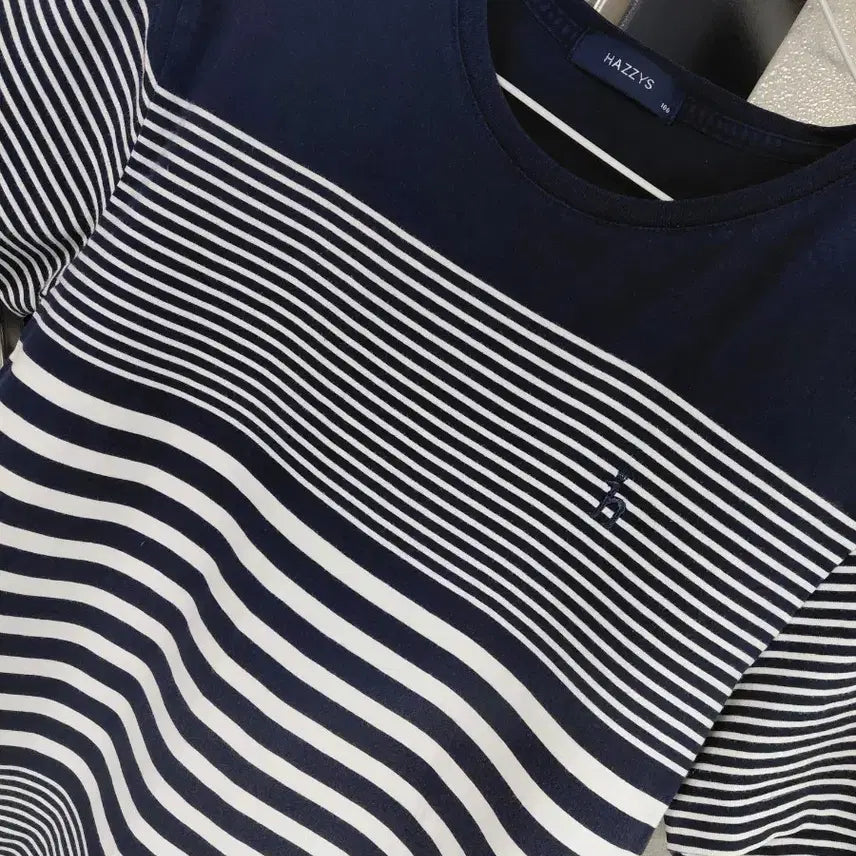 [BUNJANG] Hazzys Women's Short Sleeve T-Shirt 100 / 헤지스여성반팔100