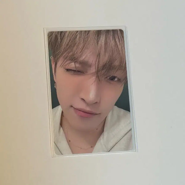 [BUNJANG] ATEEZ Hongjoong 8ROOM Photocard / ATEEZ 에이티즈 8ROOM 홍중 포카 양도