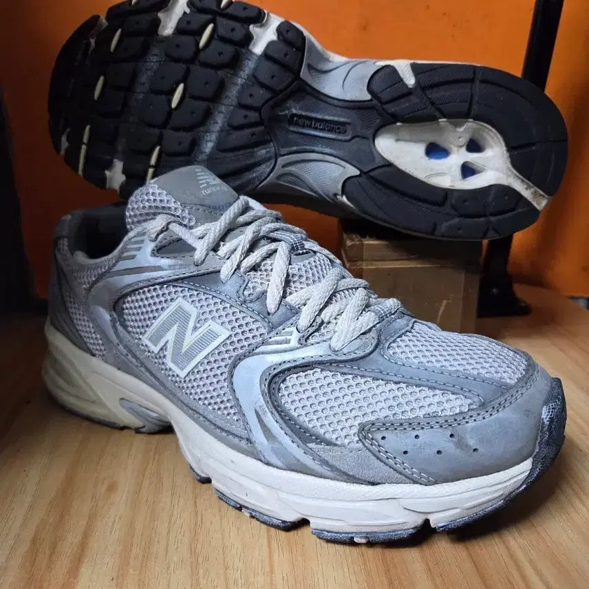 [BUNJANG] New Balance MR530 Sneakers (US 9 / 270mm) / 뉴발란스 MR530(US9사이즈270)