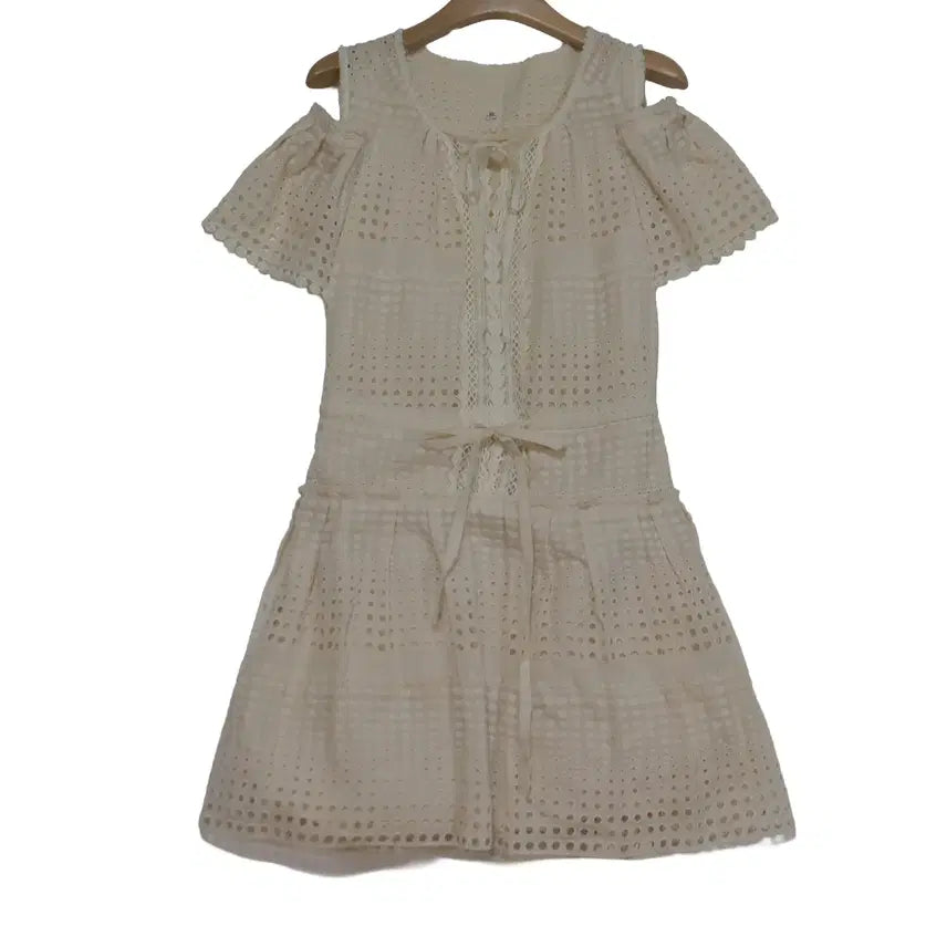 [BUNJANG] O'2nd Ivory Eyelet Lace Open Shoulder Dress / O'2nd 오즈세컨 아이보리 아일렛 레이스 원피스 0 44
