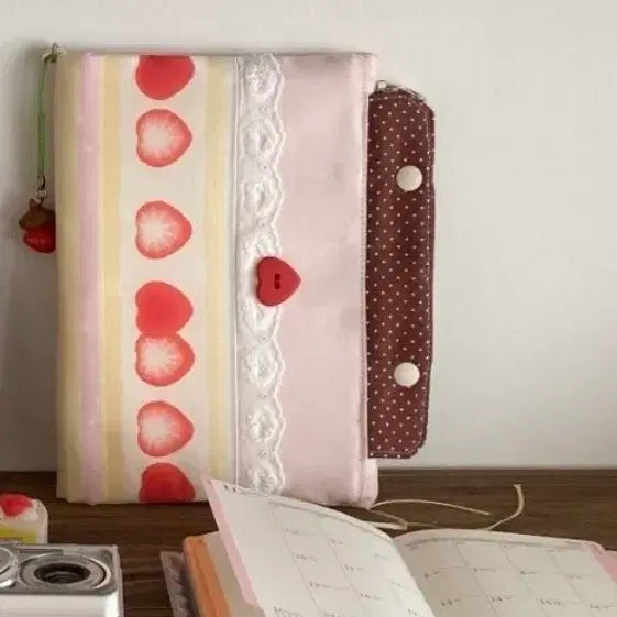 [BUNJANG] Ttobagi Village Multi Pouch with Strawberry Design (B6 Size) / 또바기 마을 멀티파우치 딸기 B6 다이어리 커버 다꾸 여권케이스 파우치