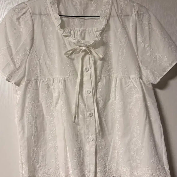 [BUNJANG] Floral Embroidery Lace Frill Short Sleeve Blouse / 꽃자수 레이스 프릴 반팔 블라우스