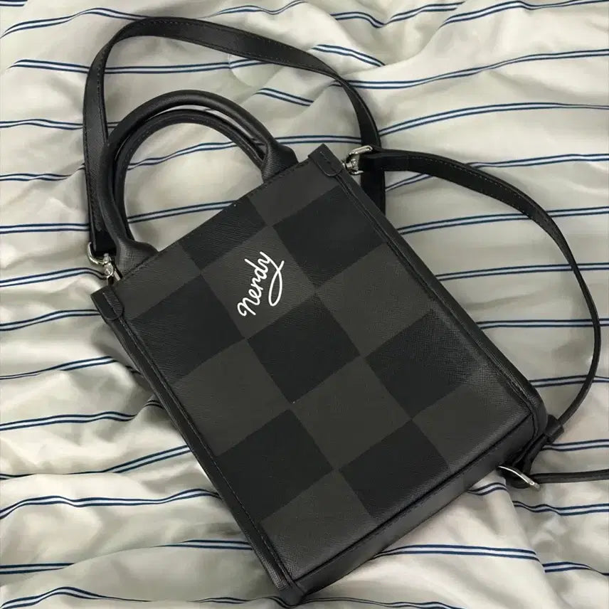 [BUNJANG] NERDY Checkerboard Two-Way Backpack Crossbag / 널디 크로스백 체커보드 투웨이 백팩