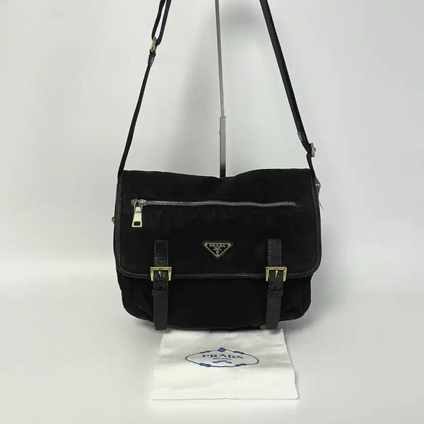 [BUNJANG] Prada Nylon Shoulder Bag Black / 프라다 나일론 숄더백 블랙 금장 로고