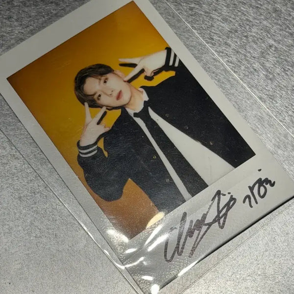 [BUNJANG] MONSTA X Kihyun Voyager Autographed Polaroid / 기현 voyager 사인 폴라로이드 몬스타엑스