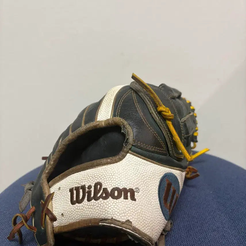 [BUNJANG] Wilson Outfield Baseball Glove / 윌슨 야구 글러브 블랙/화이트