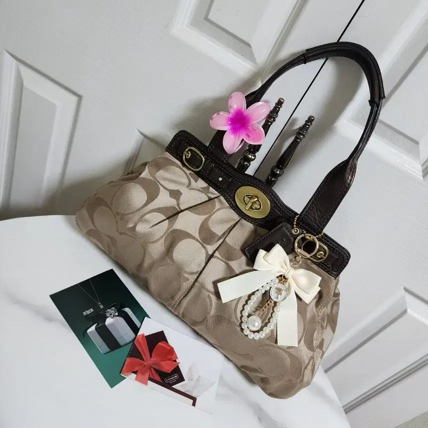 [BUNJANG] Coach Garnet Turnlock Shoulder Bag / #희귀템)  코치 가넷 턴락 숄더백