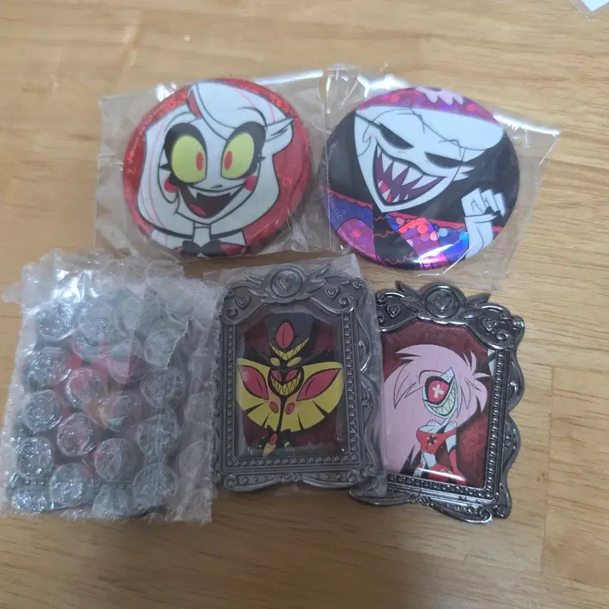 [BUNJANG] Hazbin Hotel Gacha Bundle - Badges and Frames / 해즈빈 호텔 뱃지 액자 가챠 일괄