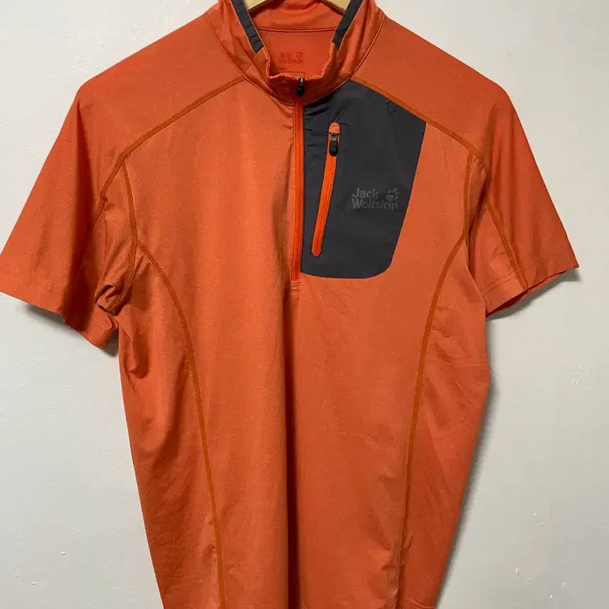 [BUNJANG] Jack Wolfskin Functional Stretch Half-Zip Short Sleeve T-Shirt / 95 잭울프스킨 반집업 기능성 스판 반팔티 정품