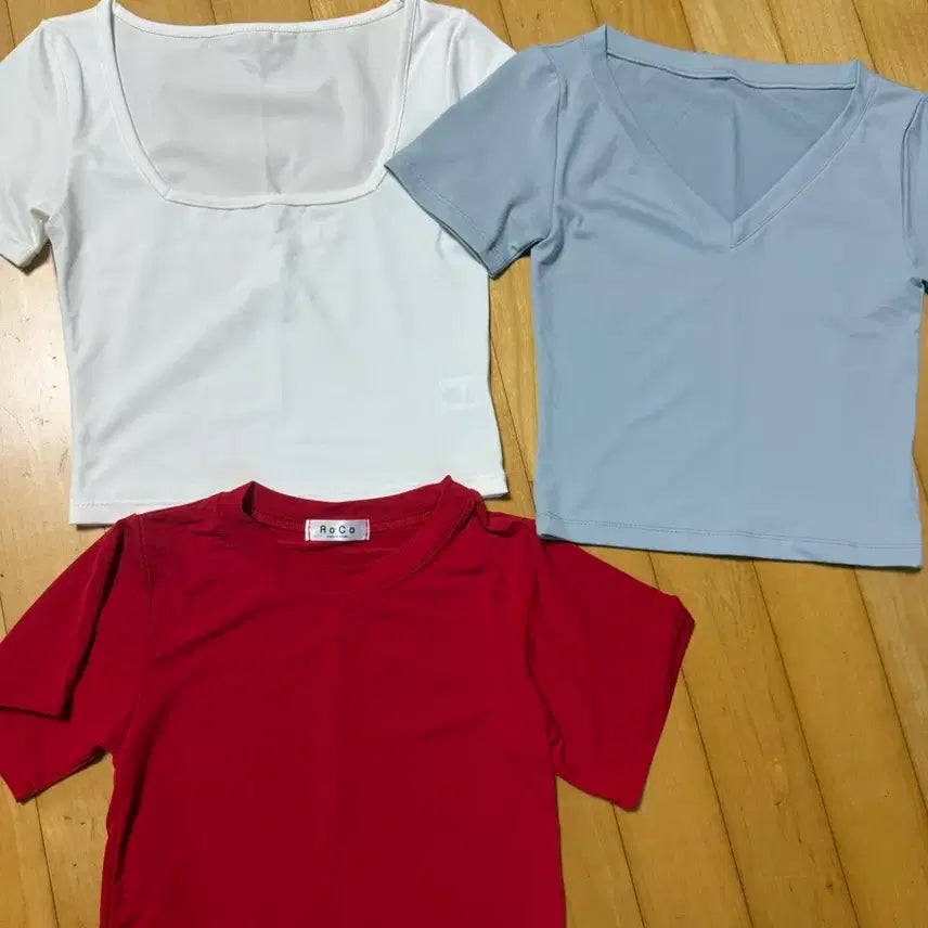 [BUNJANG] KindaMe 2-Piece Crop Top Set (New) / 카인다미 운동복 크롭탑 2벌+덤 (새상품~)