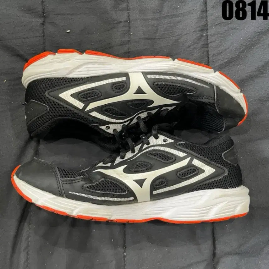 [BUNJANG] Mizuno Running Shoes Black White Orange 250 / 미즈노 운동화 블랙 화이트 오렌지 250