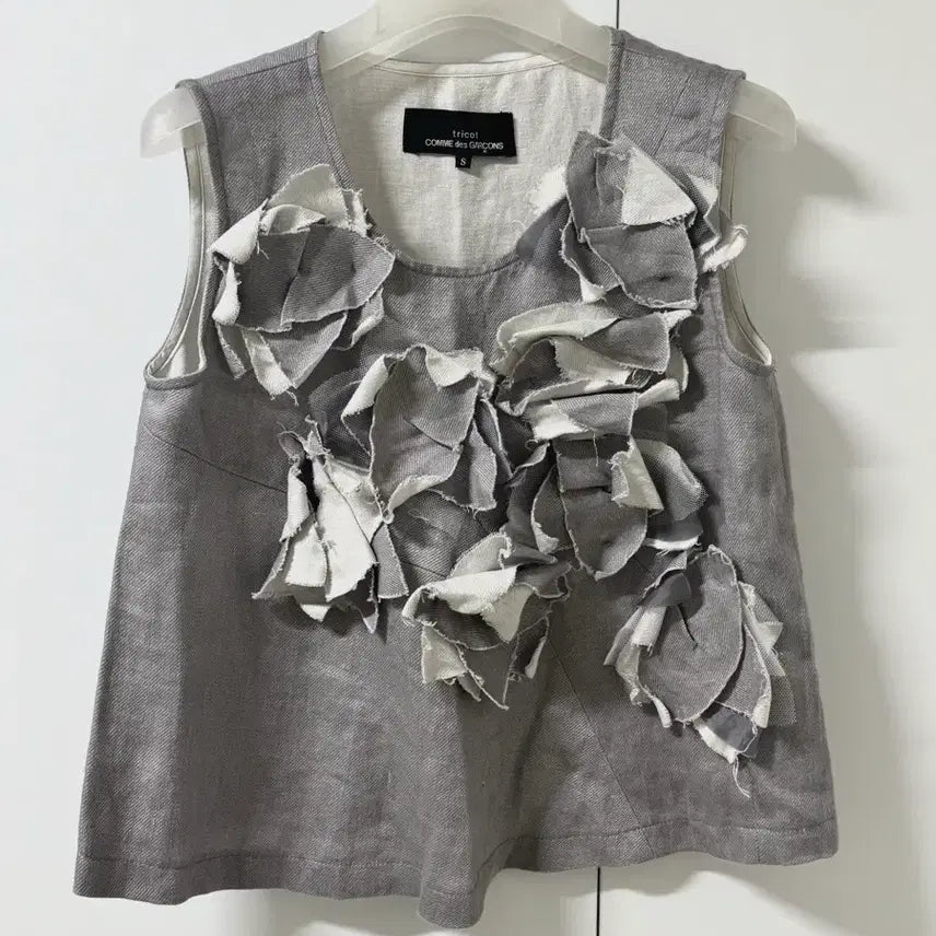 [BUNJANG] Comme des Garçons Tricot Ruffled Sleeveless Top / 꼼데가르송 트리콧 러플 슬리브리스 탑