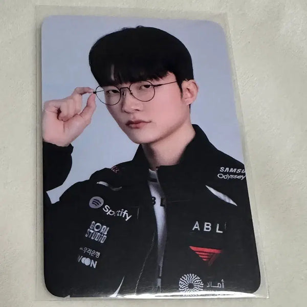 [BUNJANG] T1 Cheer Booth Faker Photocard / 티원 치어부스 페이커 포카