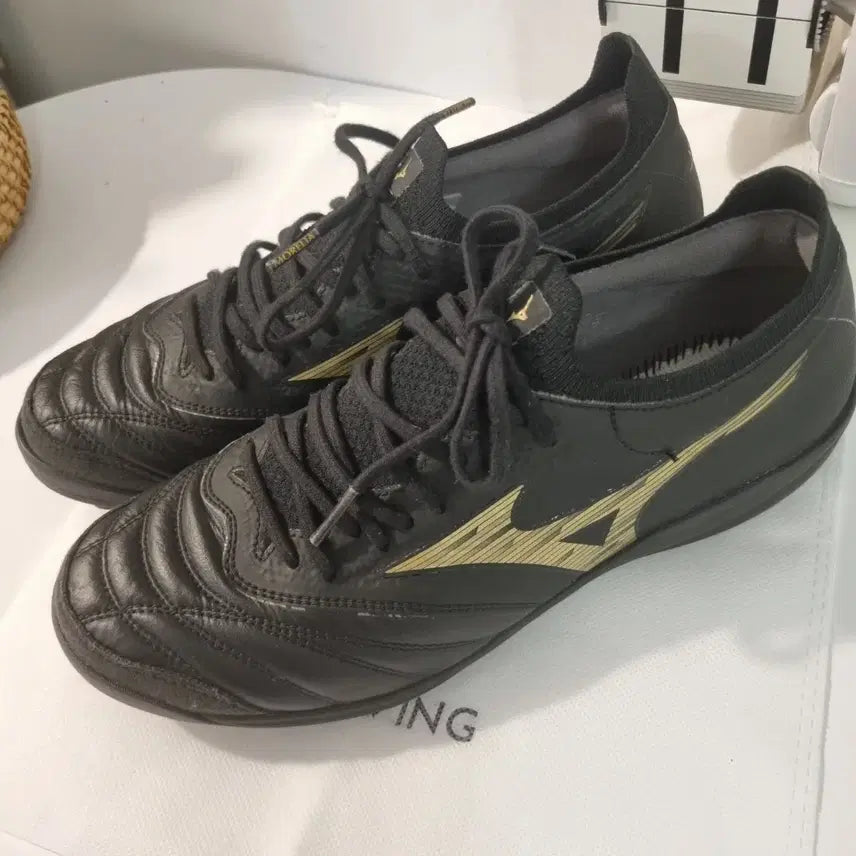 [BUNJANG] Mizuno Morelia Sala Beta Japan TF Soccer Cleats / 미즈노 모렐리아 살라 베타 재팬 TF
