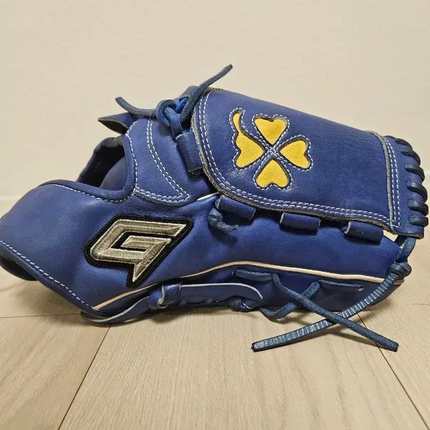 [BUNJANG] Gold Park Young-hyun Model Glove / 골드 박영현 모델 글러브 판매합니다