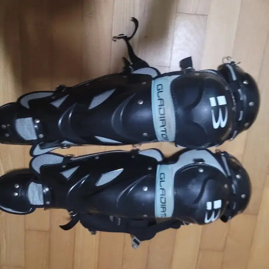 [BUNJANG] Catcher's Leg Guard / 포수 렉가드