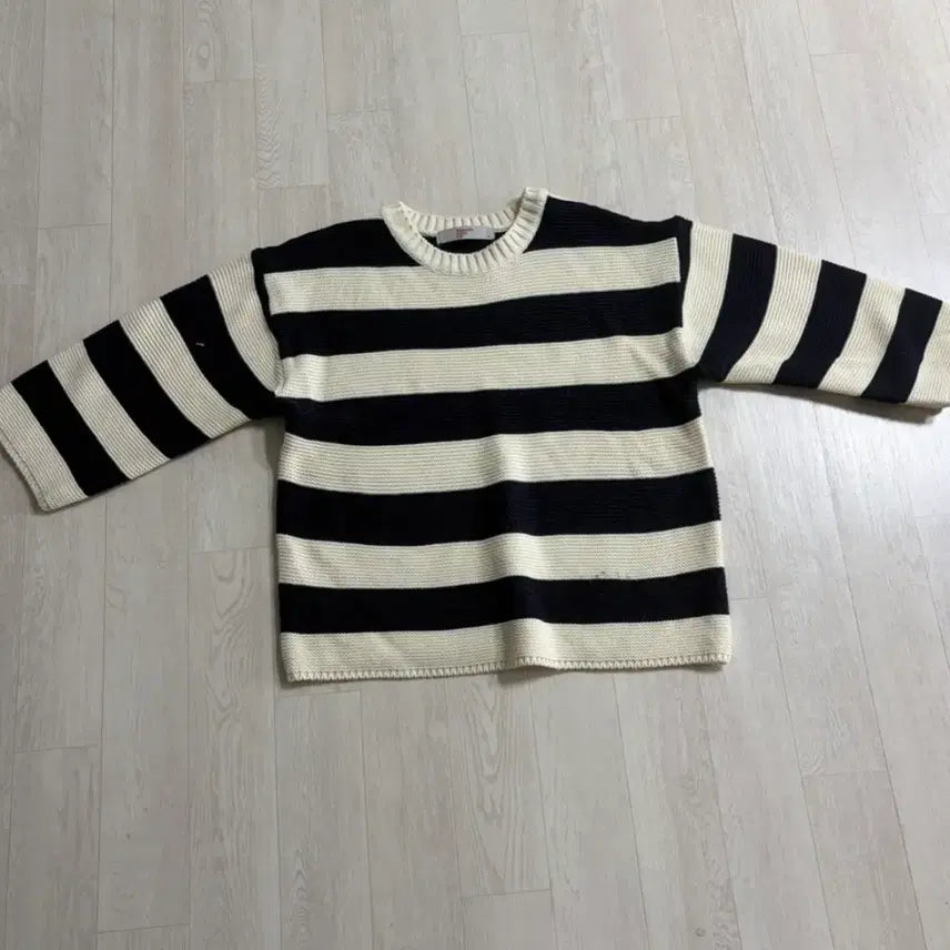 [BUNJANG] 8seconds Striped Loose Fit Knit / 에잇세컨즈 스트라이프 루즈핏 니트