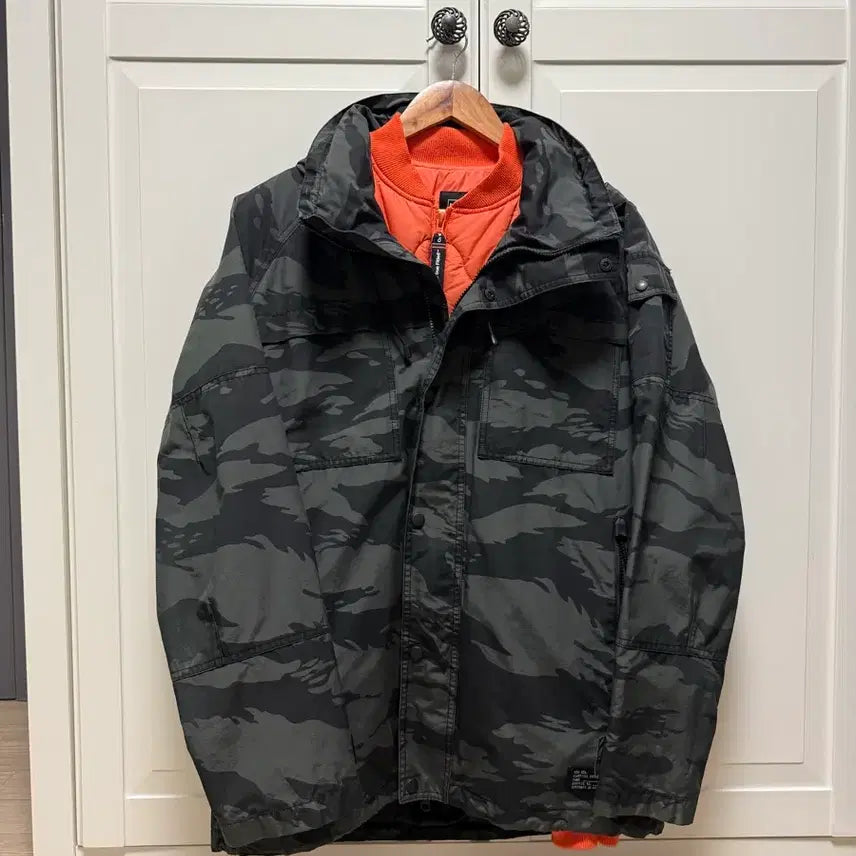 [BUNJANG] New Era Camouflage Pattern Jacket + Quilting Padded Jacket / 뉴에라 카모플라쥬 패턴 자켓+ 퀼팅패딩