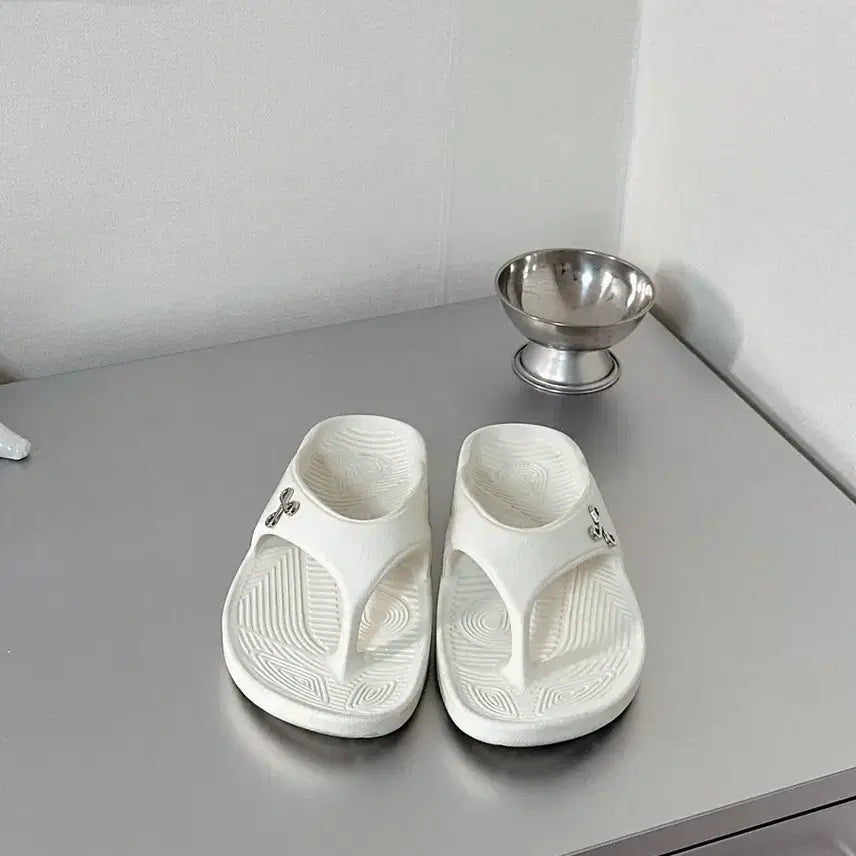 [BUNJANG] BARC F1 Floral White Flip-Flops Sandals (230) / (230) 바크 샌들 BARC F1 플립플랍 플로럴 화이트